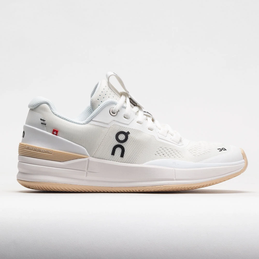 On Running On The Roger Pro Clay Women's White/Savannah